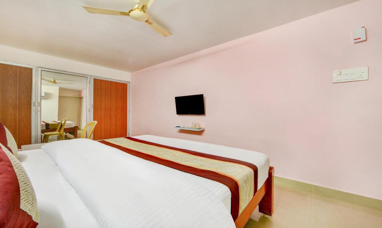 Madrasi Airport Hotel - Saibala Chennai Ngoại thất bức ảnh